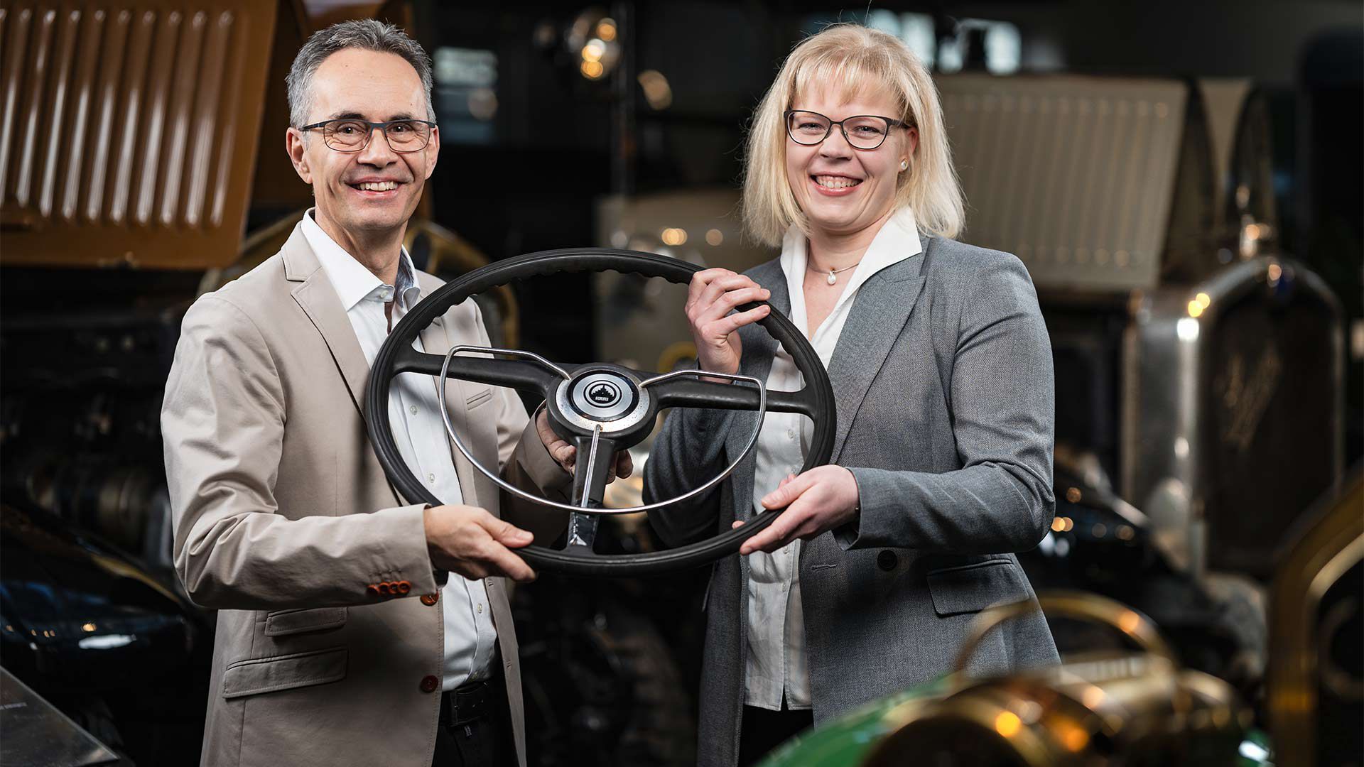 Übergabe der strategischen Führung von Gabriel Bawidamann an Marion Enderli.