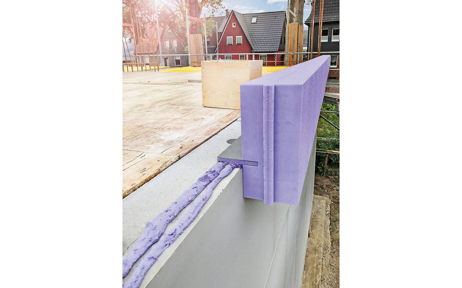 Le coffrage isolant «Maxi» complète la gamme des produits d’isolation et de coffrage des rives de plancher performants de Jackon Insulation. Photo: Jackon Insulation