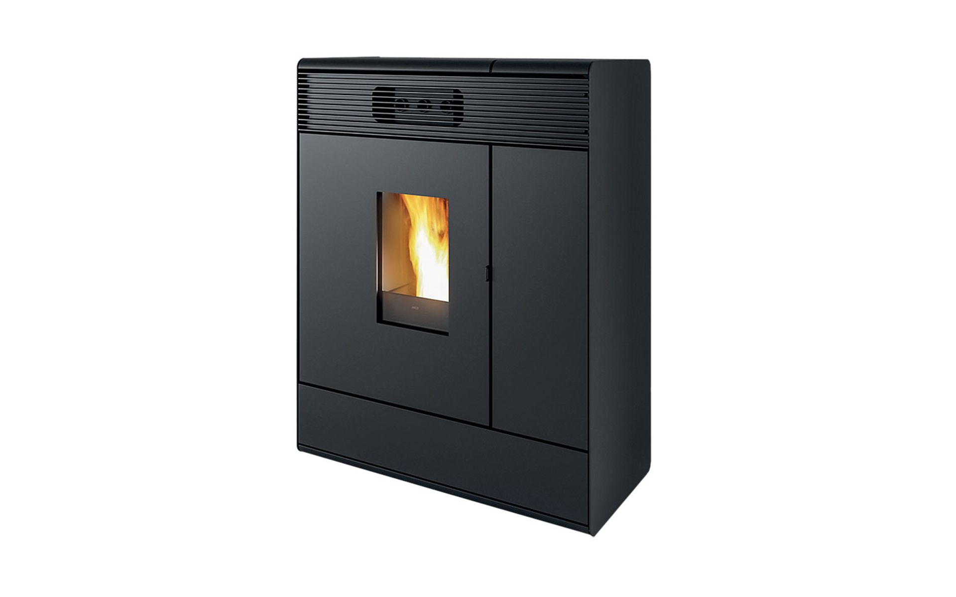 Le thermopoêle à pellets «Aki» de MCZ permet de chauffer rapidement et efficacement l’eau des radiateurs ou du chauffage par le sol. Grâce à sa profondeur réduite, il convient même aux petites pièces. Un réservoir à pellets particulièrement grand garantit un fonctionnement continu pendant plus de 24 heures. Le poêle, proposé dans les deux puissances 16 kW et 24 kW, fonctionne à l’aide de la technologie Maestro et est doté d’un double Wifi, ce qui permet de le commander même hors du domicile. Photo: MCZ