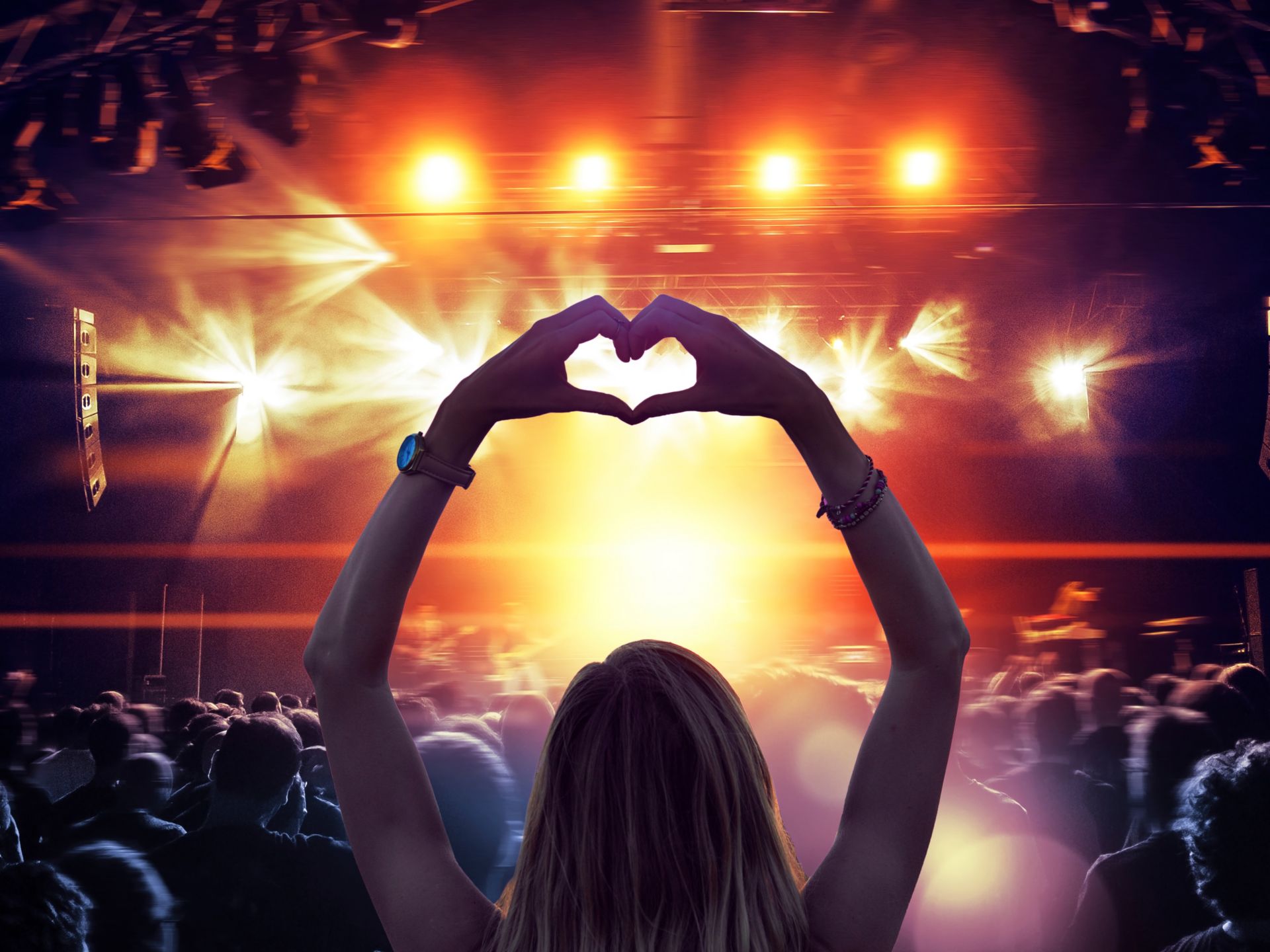 sujet frau am konzert