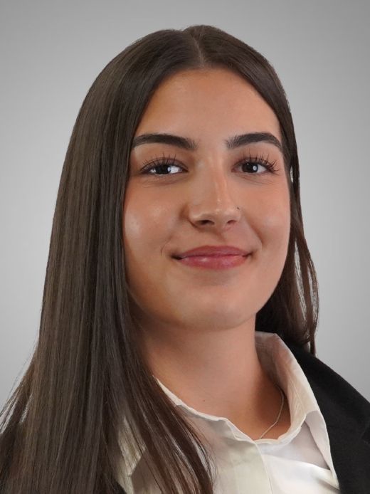Aleksandra Kacamakovic - Lernende Kauffrau