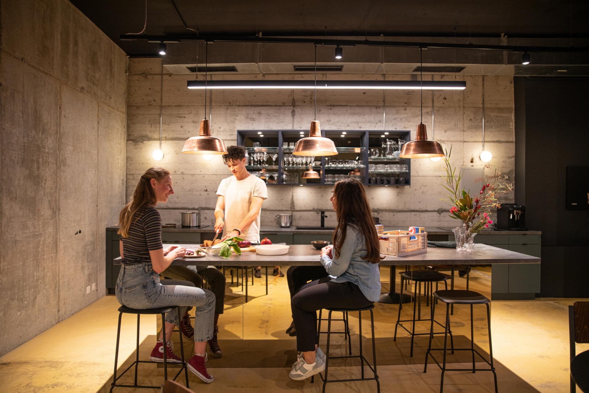 TomoDomo est un terme japonais qui signifie «ensemble».