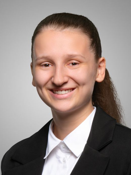 Belkize Demhasaj - Kundenberaterin