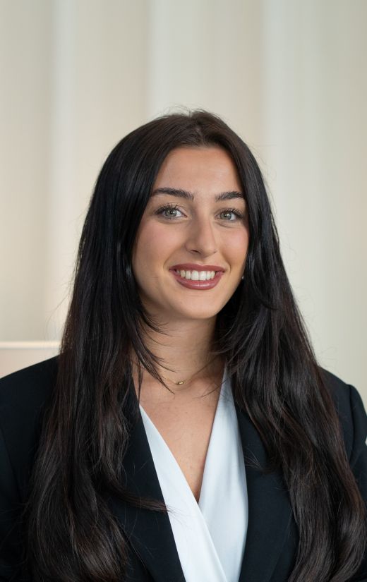 Donika Velii - Kundenberaterin