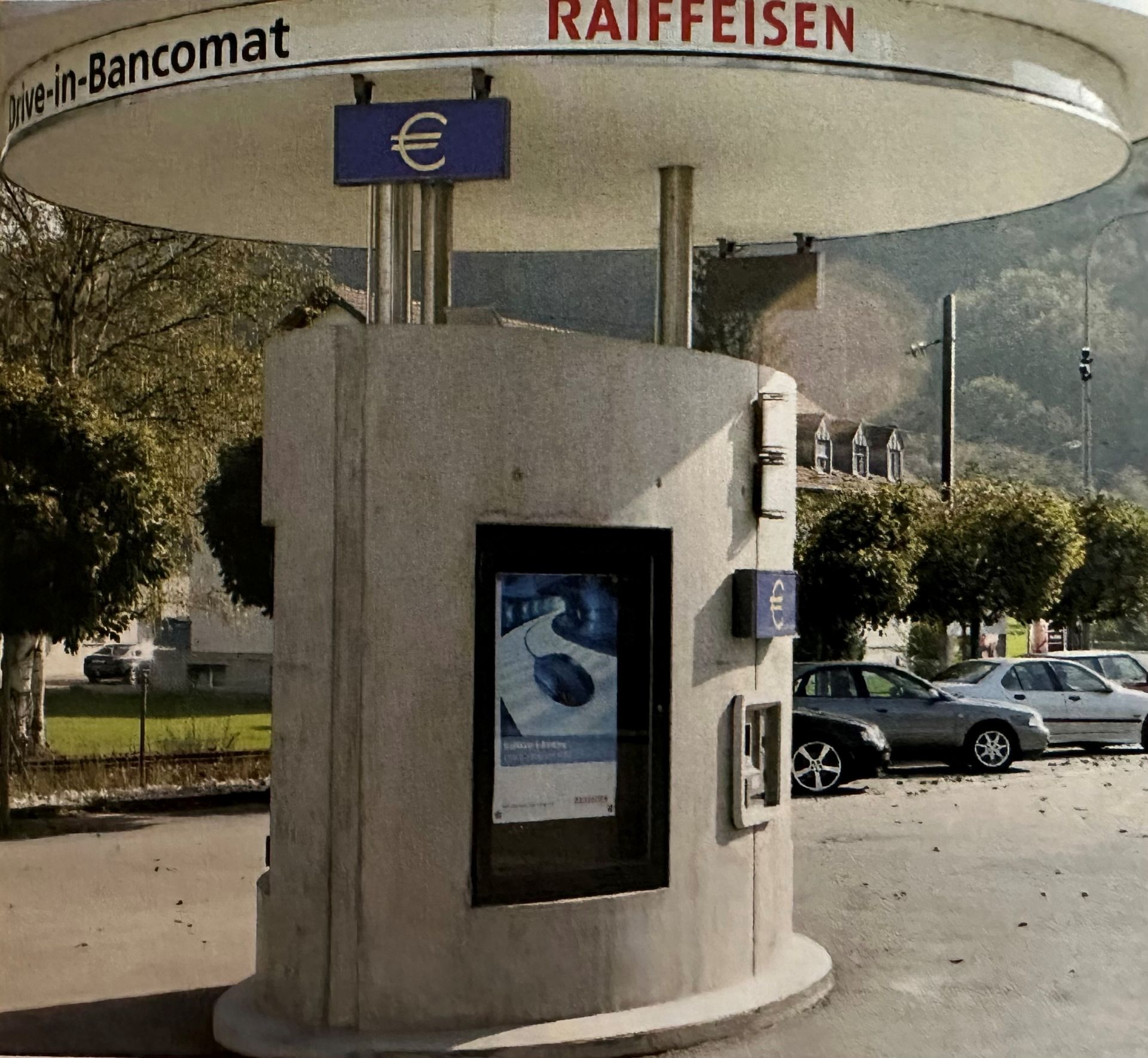 2000: Eröffnung Drive-In