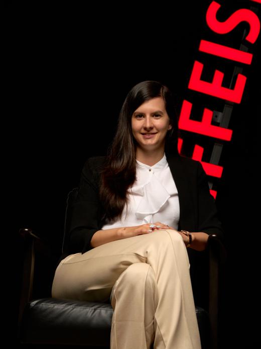 Nadina Caviezel - Mitarbeiterin Credit Office