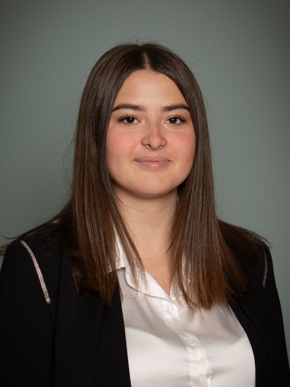 Glória Oláj, 2. Lehrjahr