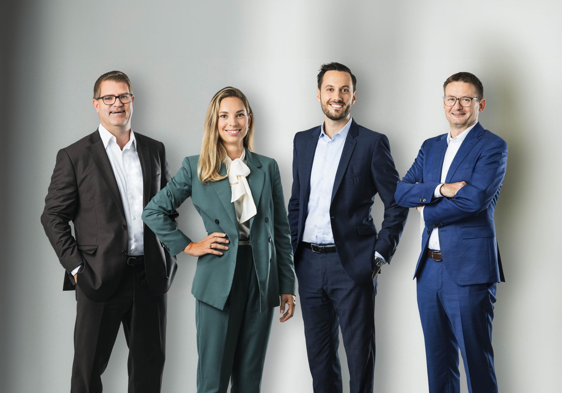 Ganz auf Ihrer Seite! Unser Fimenkundenteam ist Ihr Ansprechpartner für Lösungen in allen Finanzfragen, in jeder Unternehmens-Situation. UnternehmerPLUS ist ein gemeinsames Angebot der Raiffeisenbanken Cham-Steinhausen und Hünenberg-Risch. Unsere Experten bieten Ihnen massgeschneiderte Dienstleistungen und verständliche Produkte zu fairen Bedingungen. Was immer Ihre Herausforderung ist: Wir stehen als Ihre regionale Unternehmerbank ganz auf Ihrer Seite.