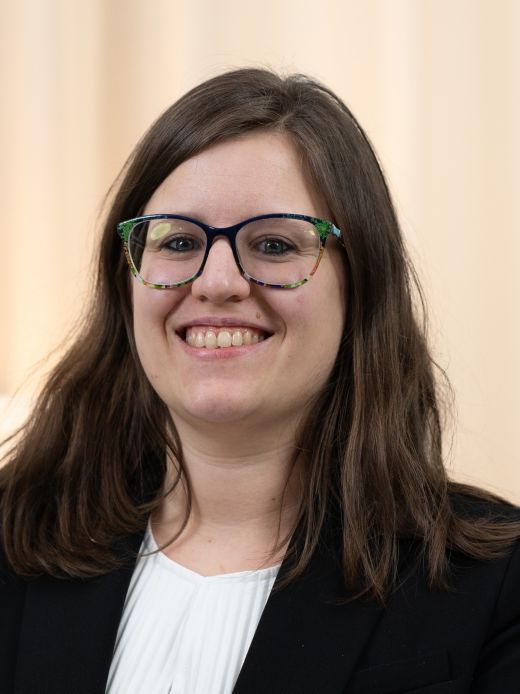 Céline Hellenbrandt - Mitarbeiterin Cash-Service