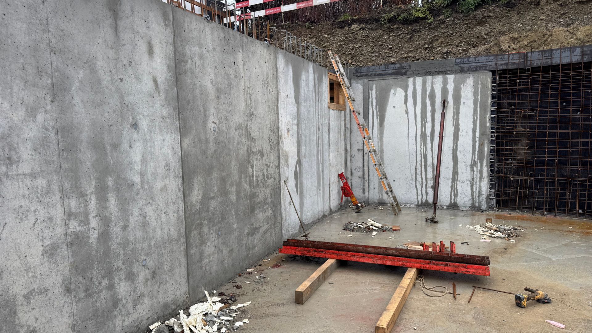 Betonierung Bodenplatte und Wände Untergeschoss