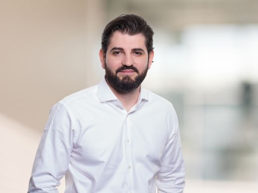 Edon Iseni - Mitarbeiter Services & Compliance