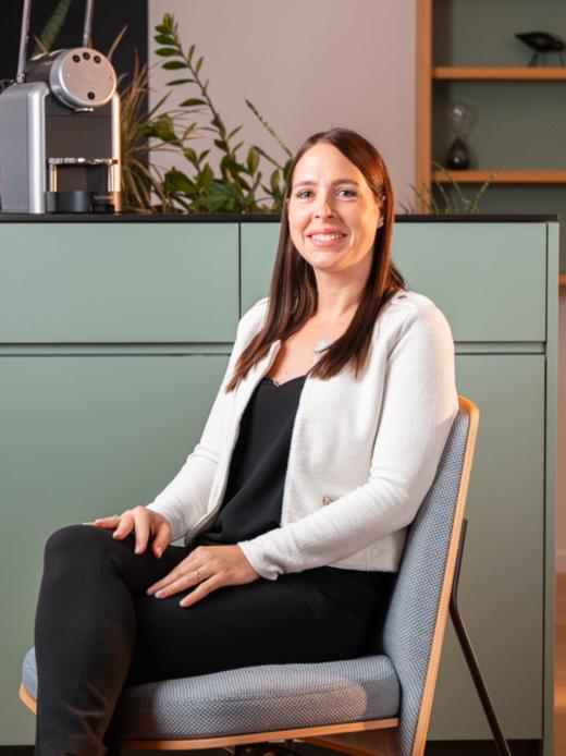 Jenny Jodry - Collaboratrice Middle Office