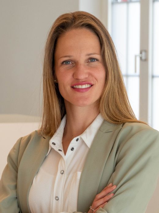 Julia Scherz - Kundenberaterin
