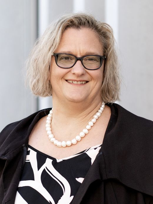 Karin Schneider - Mitarbeiterin Services