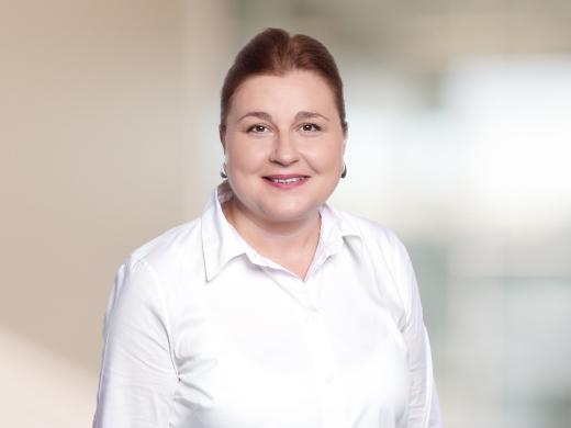 Ana Martinovic - Leiterin Services & Compliance