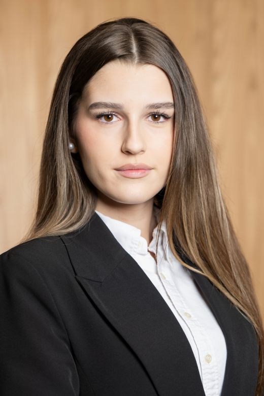 Nejla Tairi - Lernende