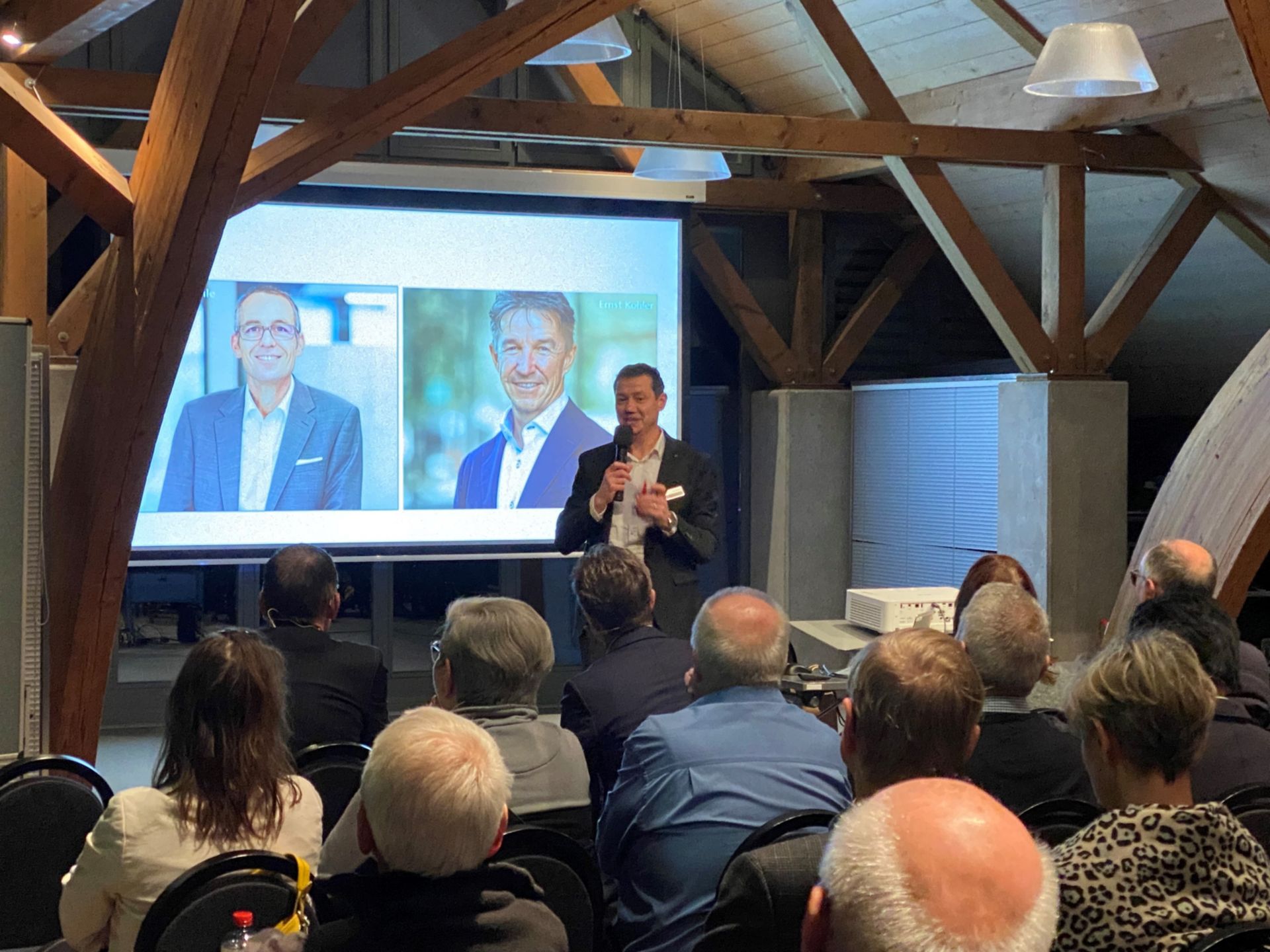 Begrüssung durch Rafael Oberle