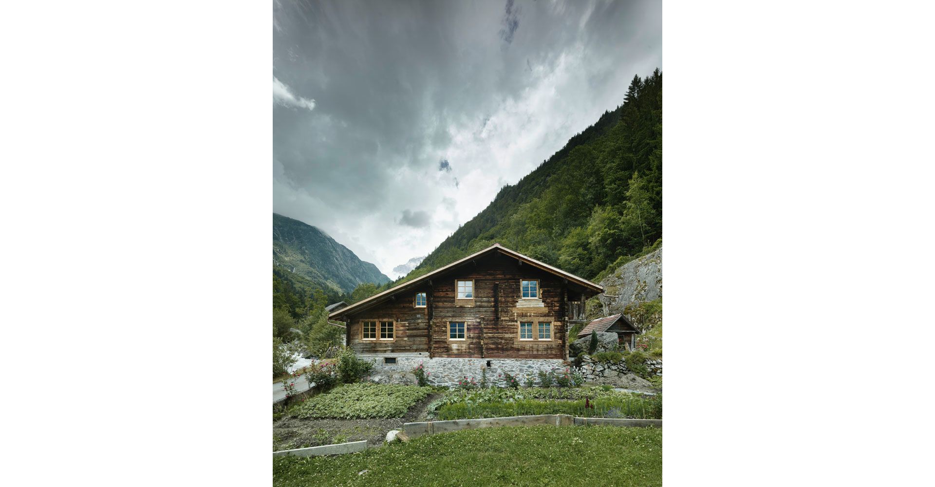 Le pareti esterne sono state isolate all'interno e rivestite in modo che le vecchie facciate apparissero intatte.