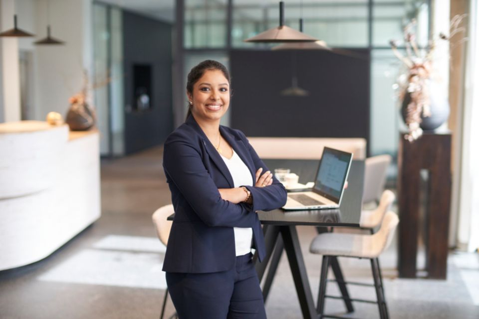  Tharsana Shanmugam, Kundenberaterin