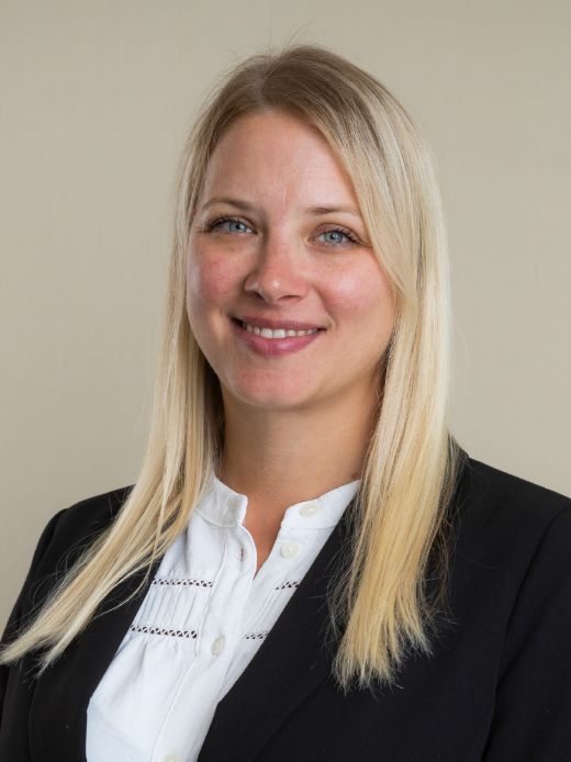 Samira Haliti - Mitarbeiterin Services