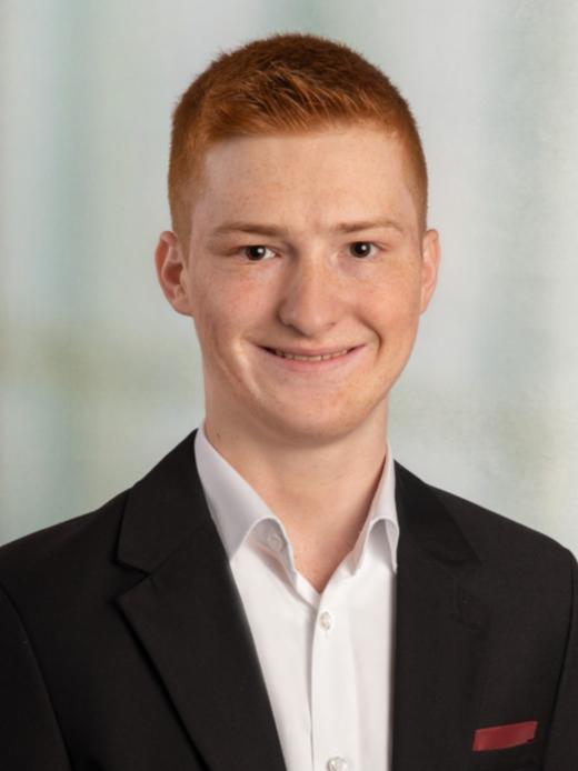 Luca Schwarzentruber - Vermögensberater