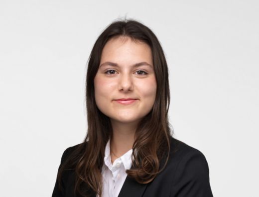 Elizabet Shkoreti - Kundenberaterin