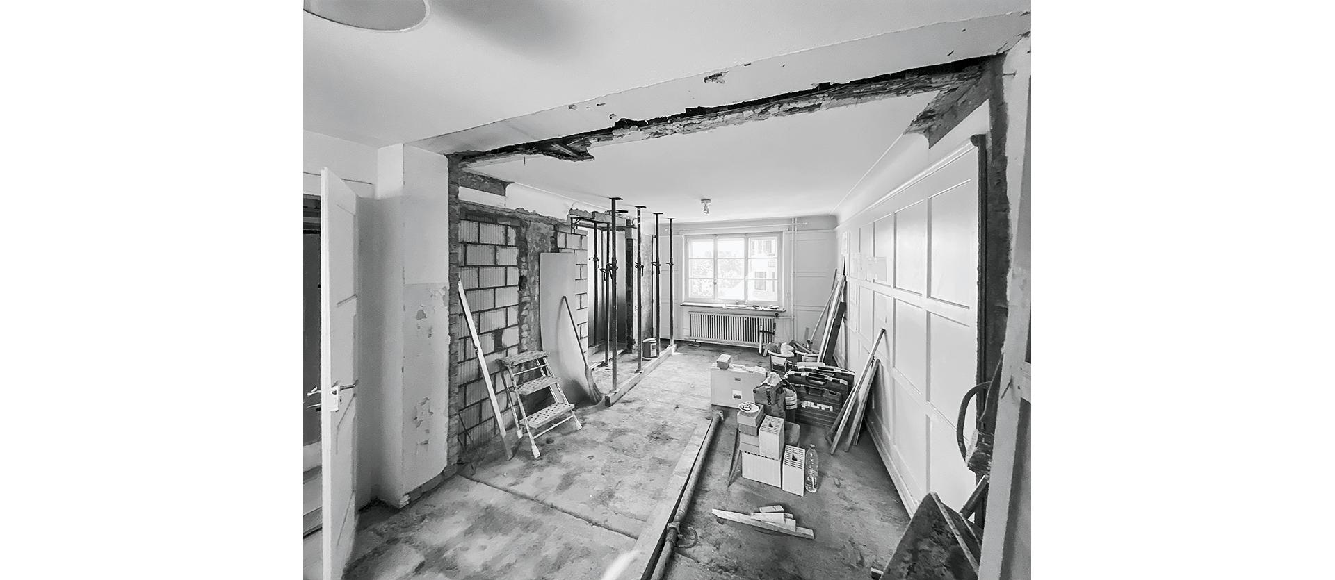 Die Überwachung der Statik stellte beim Bau eine grosse Herausforderung dar. Zudem waren die Höhen der Backsteine im Gemäuer massgebend für die Grösse der neuen Gartentür.