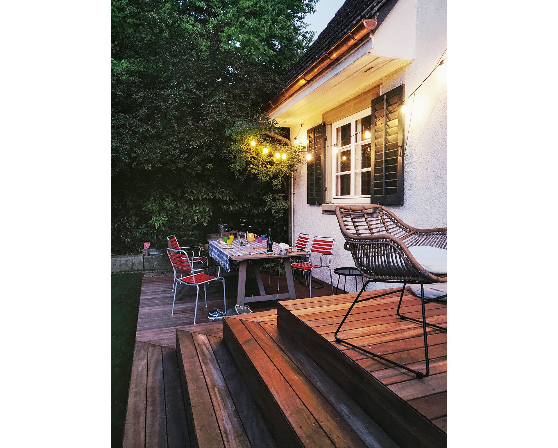 Gerade im Corona-Jahr wurde die Terrasse zum rege genutzten Erholungsort für die vierköpfige Familie – bis mitten in den Spätherbst. (Foto: Zuzanna Krzyzanska)