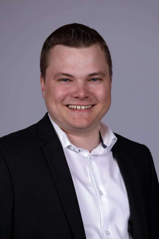 Simon Unternährer - Privatkundenberater