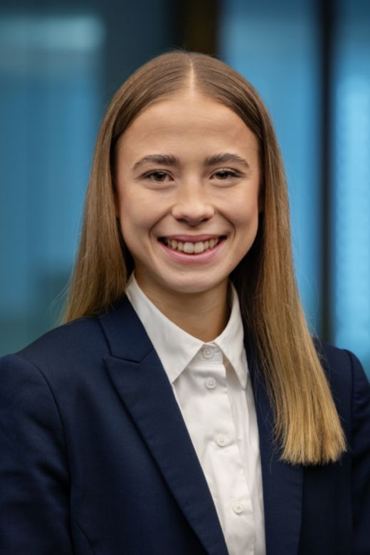 Sira Ziswiler - Privatkundenberaterin Junior