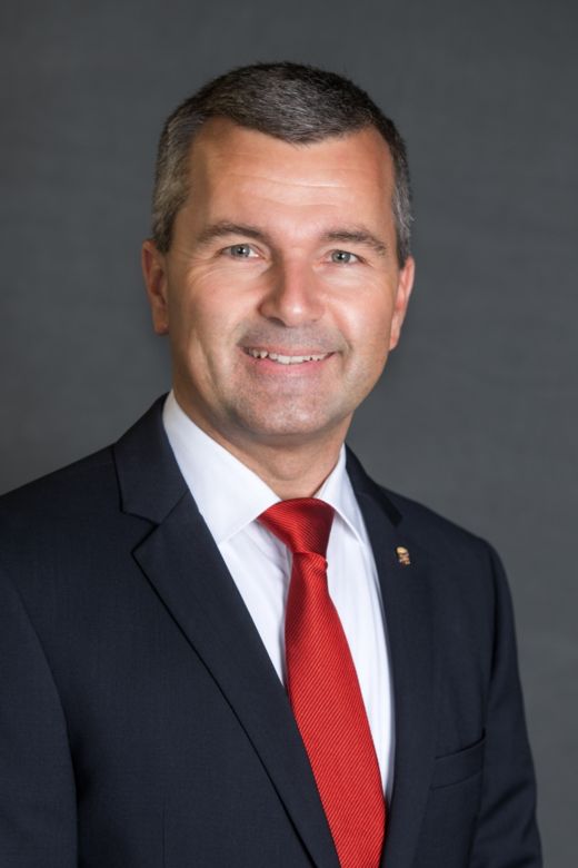 Adrian Tosch - Kredit- und Firmenkundenberater