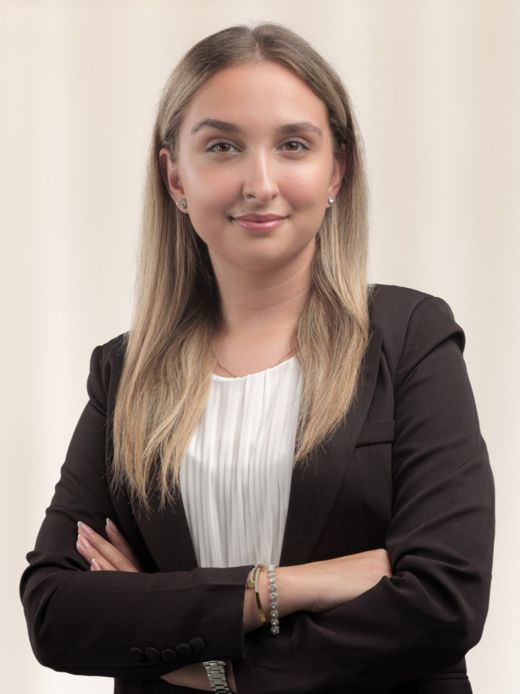 Ajla Bronja - Kundenberaterin