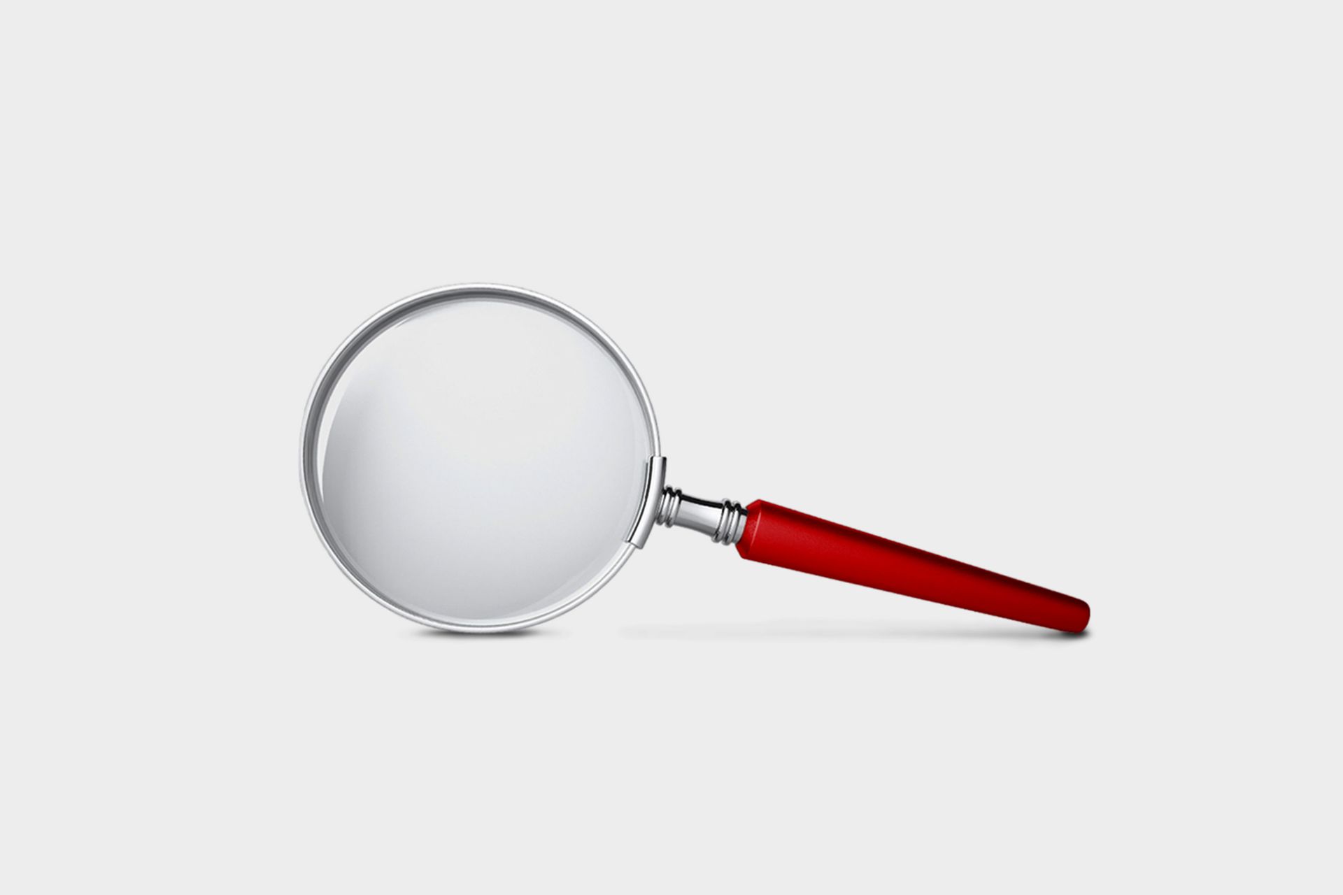 Les lunettes sont posées sur le journal