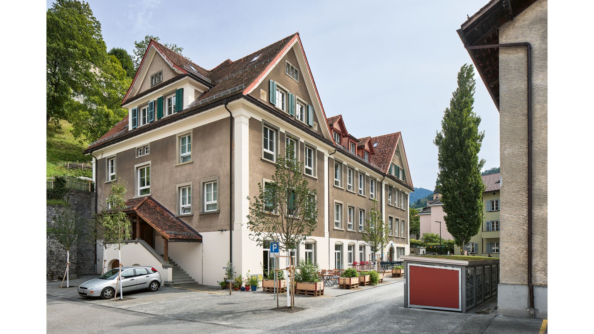 La façade est restée en l’état, avec son caractère existant. Photo: Ralph Feiner