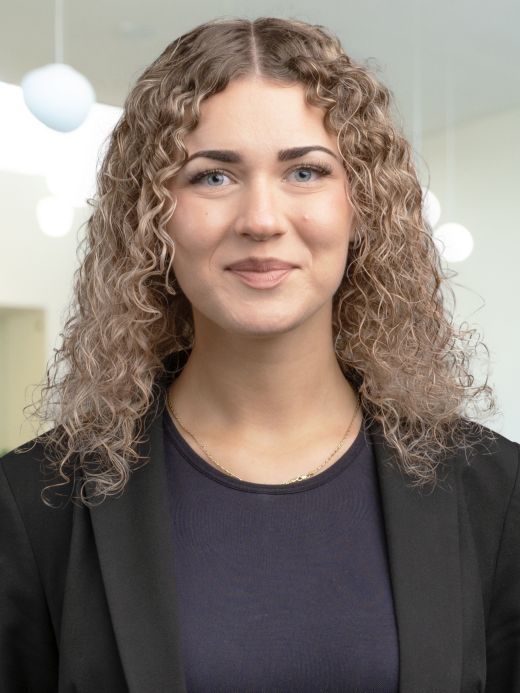 Angela Davidovska - Collaboratrice projets, informatique et innovation