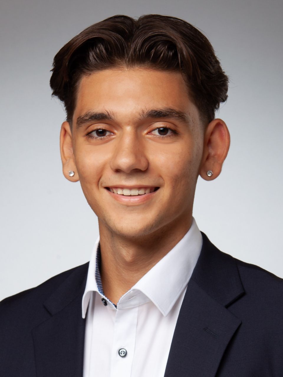 Leon Eqimaj, 1. Lehrjahr