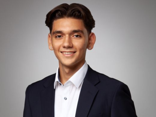 Leon Eqimaj - Lernender