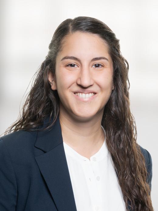 Esther Provenzano - Mitarbeiterin Credit Office