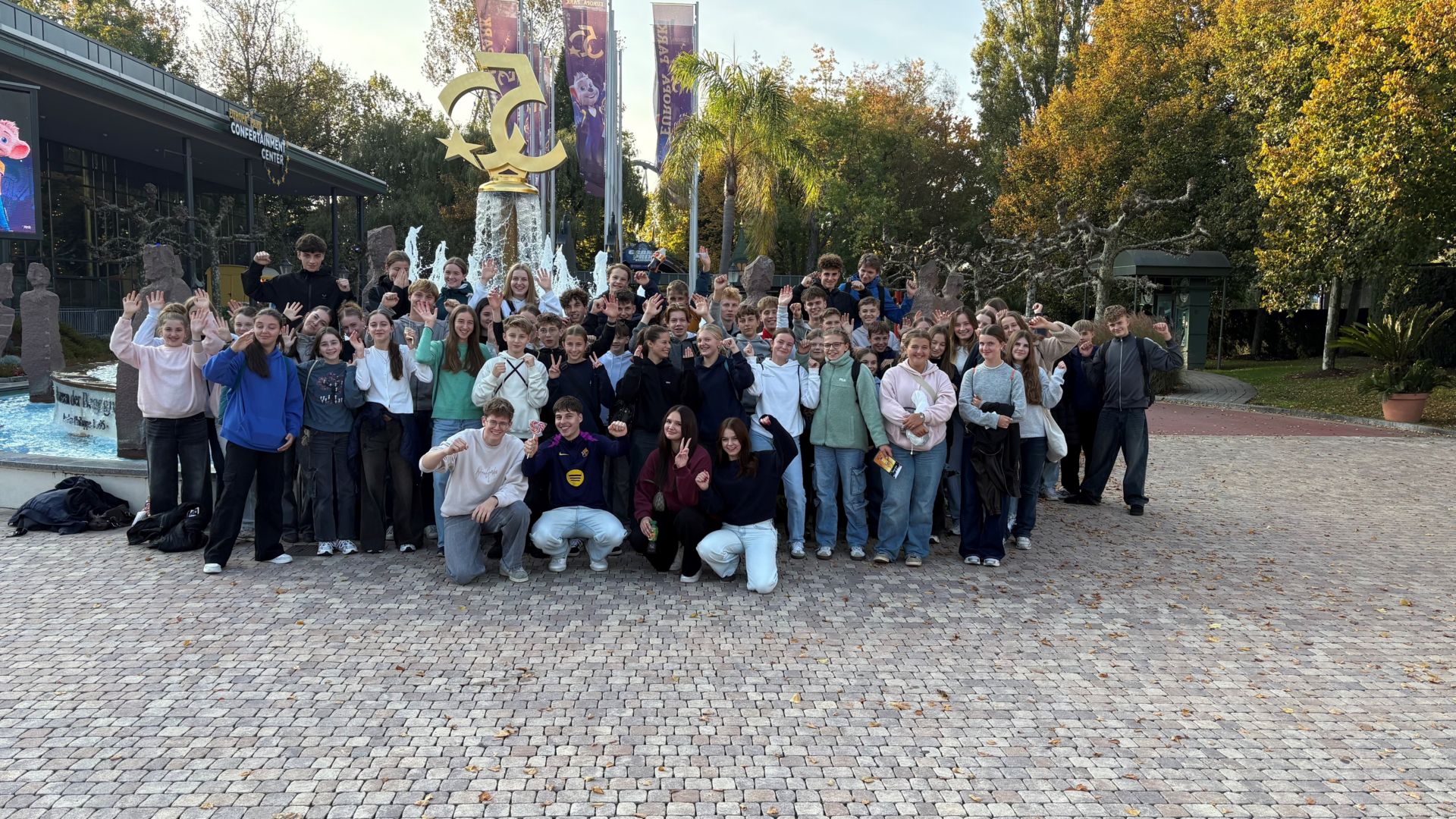 Gruppenbild aller Teilnehmer