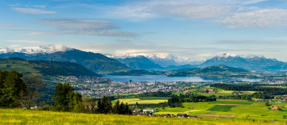 Partnerschaftlicher Zusammenschluss mit der Raiffeisenbank Zug. 