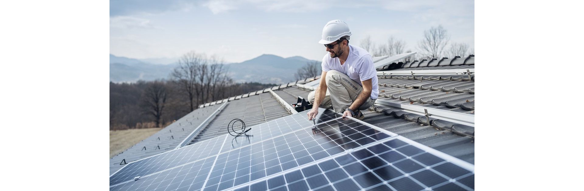 Fast jedes Gebäude in der Schweiz ist grundsätzlich für die Gewinnung von Solarenergie geeignet.