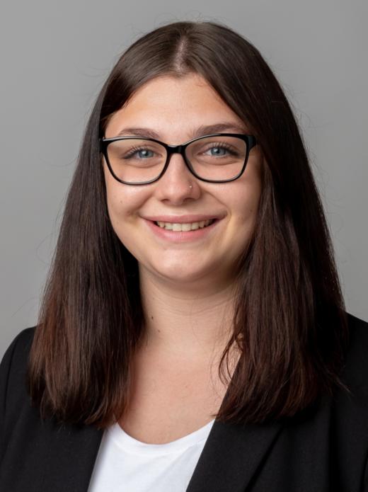 Anina Hanke - Mitarbeiterin Kreditverarbeitung