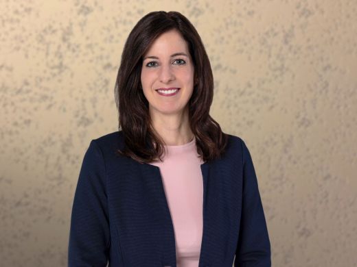 Iris Rauber - Leiterin Services & Compliance