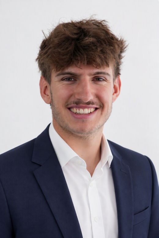 Simon Koch - Mitarbeiter Services