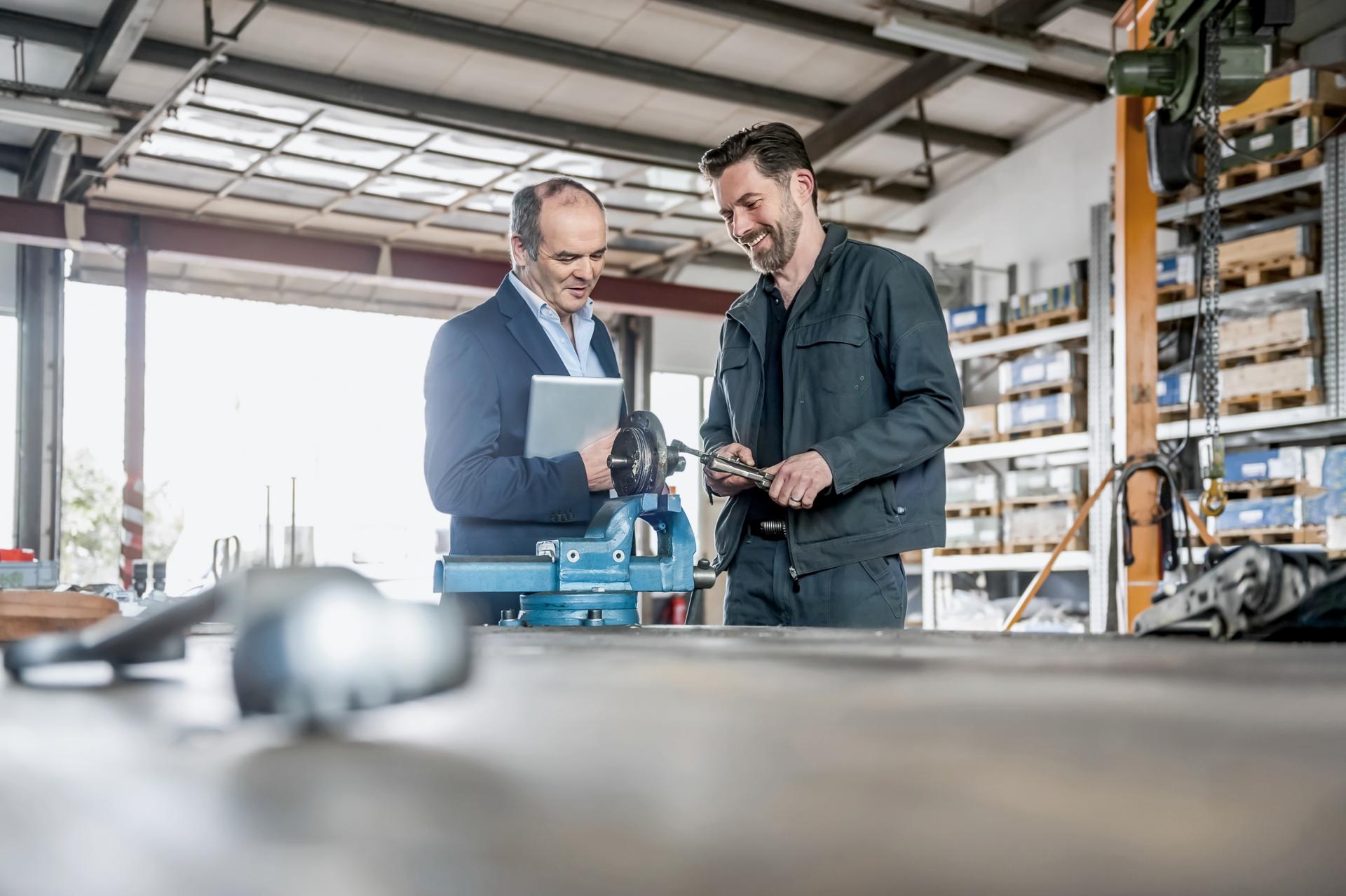 Männer in Firma