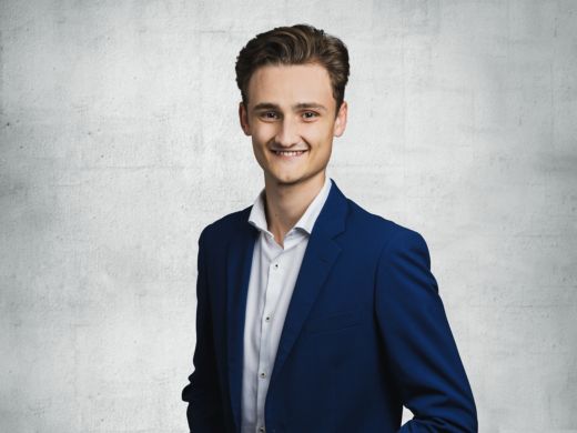 Ganesh Mehr - Assistent Firmenkunden