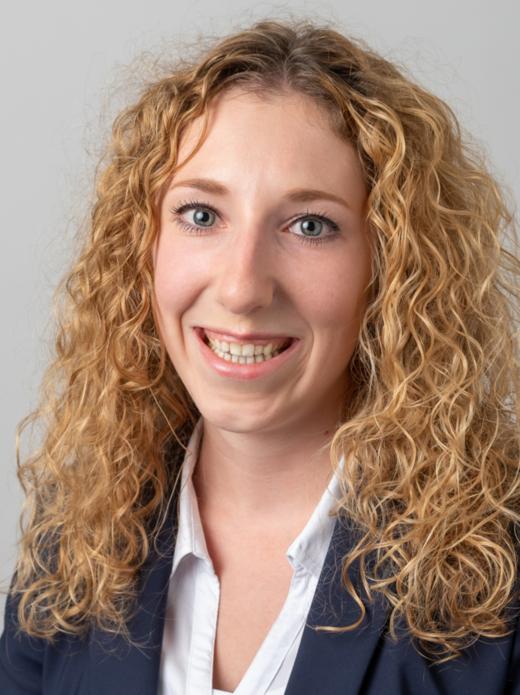 Katja Mock - Assistentin der Bankleitung