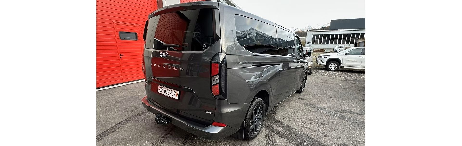 Aussen von hinten Links