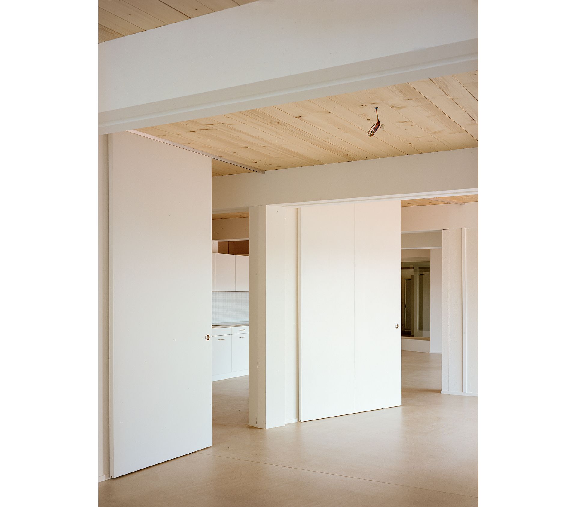 Der Entwurf von Pascal Flammer ist ein radikaler Holzbau, der in Modul- und Elementbauweise realisiert wurde.