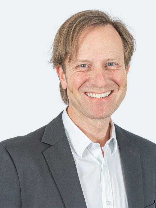 Peter Hilfiker - Mitarbeiter Services